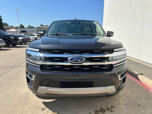 Used 2024 Ford Expedition Max Limited RWD image 2