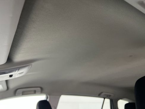 Used 2018 Toyota RAV4 LE image 23