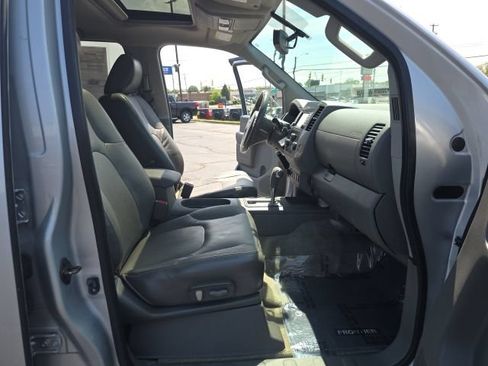 Used 2015 Nissan Frontier SL w/ Moonroof Package AWD/4WD image 37