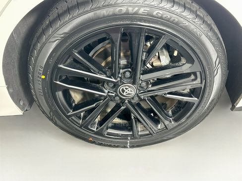 Used 2025 Toyota Camry SE FWD image 11