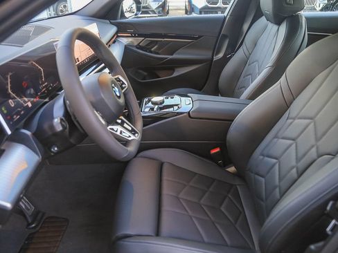 Used 2026 BMW 530i w/ M Sport Package RWD image 14