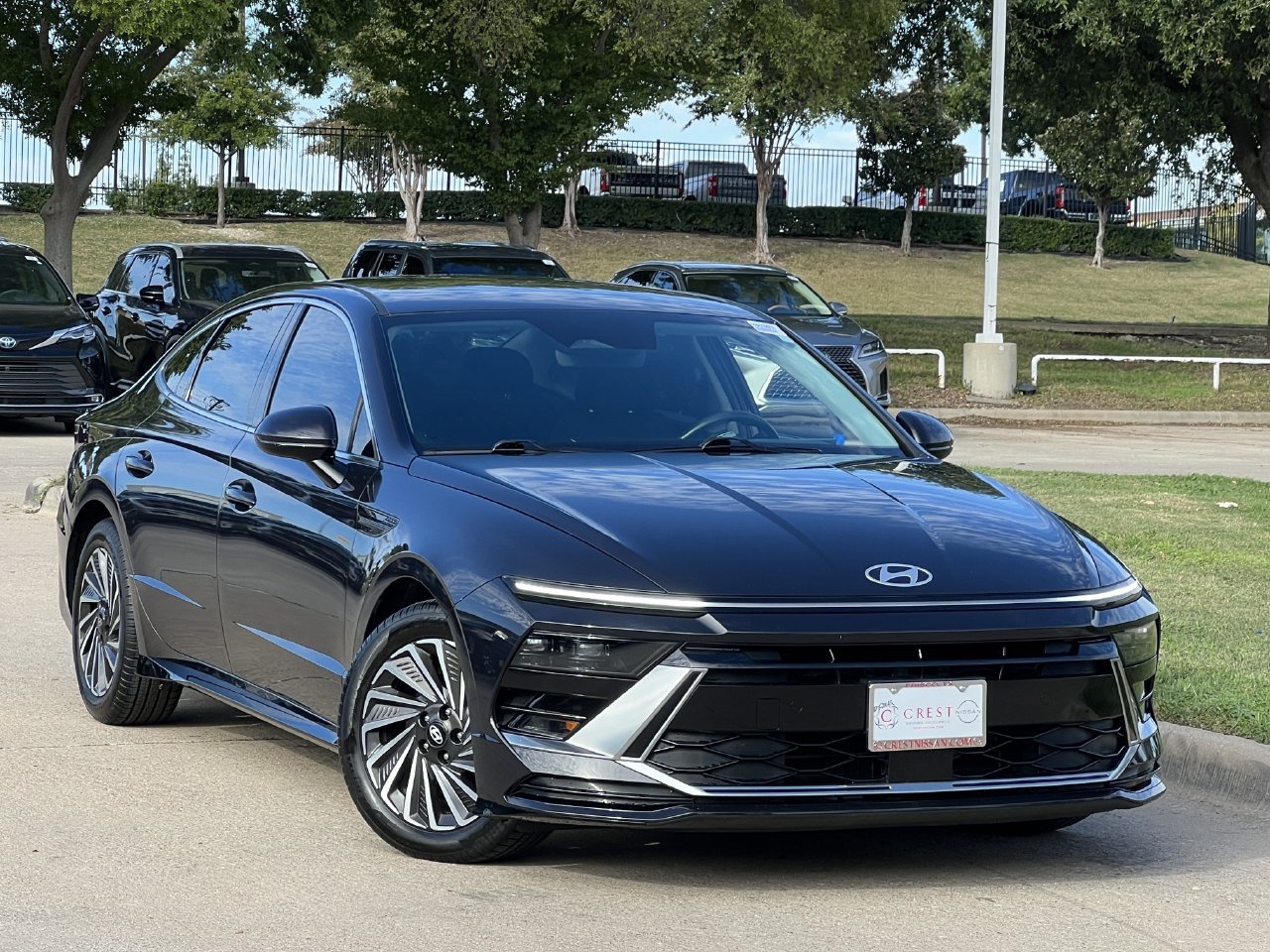 Used 2024 Hyundai Sonata SEL FWD image 2