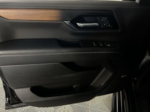 Used 2025 GMC Yukon XL Denali image 25