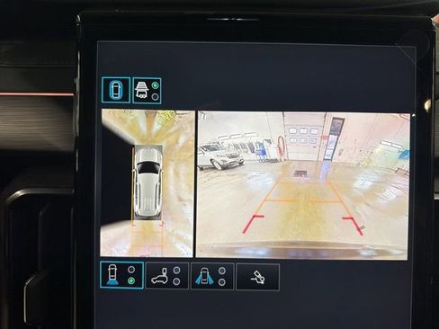 New 2026 GMC Acadia AT4 w/ LPO, Floor Liner Package AWD/4WD image 16