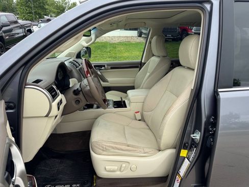Used 2016 Lexus GX 460 w/ Premium Package AWD/4WD image 11