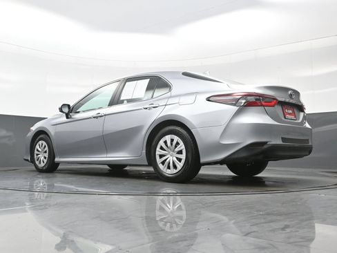 Used 2022 Toyota Camry LE FWD image 31