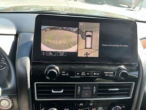 Used 2024 Nissan Armada SL image 18