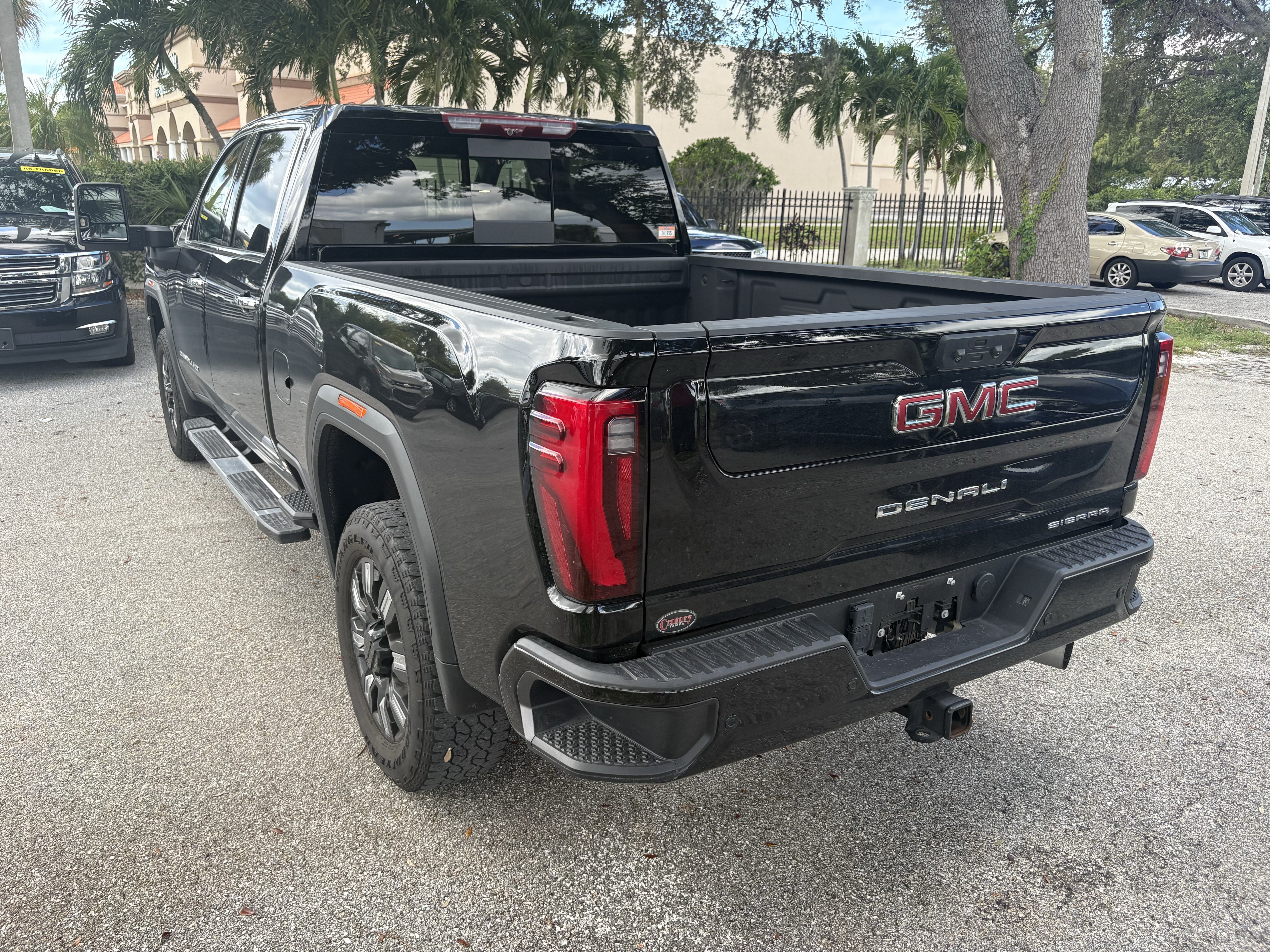 Used 2024 GMC Sierra 2500 Denali w/ Denali Reserve Package AWD/4WD image 5