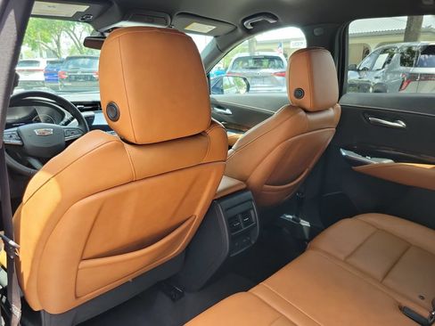 Used 2021 Cadillac XT4 Premium Luxury FWD image 9