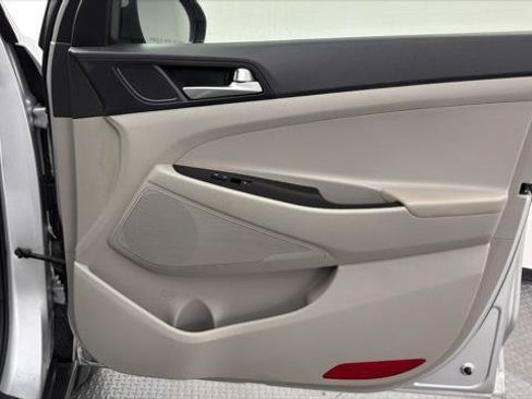 Used 2019 Hyundai Tucson SE FWD image 23