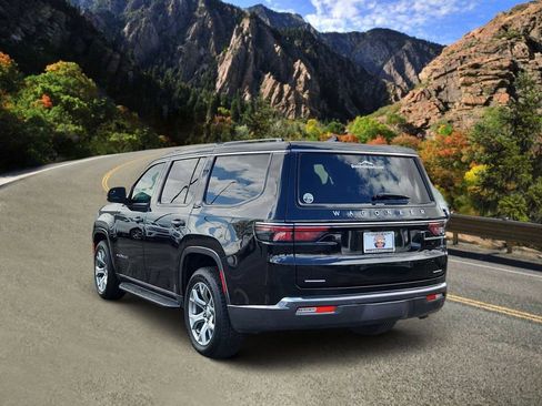 Used 2022 Jeep Wagoneer Series II AWD/4WD image 4