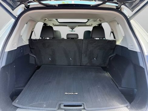 Used 2021 Nissan Rogue SV w/ Premium Package AWD/4WD image 11