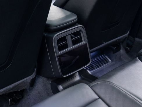 Used 2021 Porsche Taycan 4S image 15