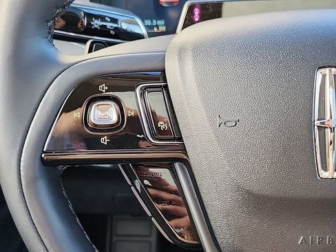 New 2025 Lincoln Corsair Reserve w/ Equipment Group 202A image 17