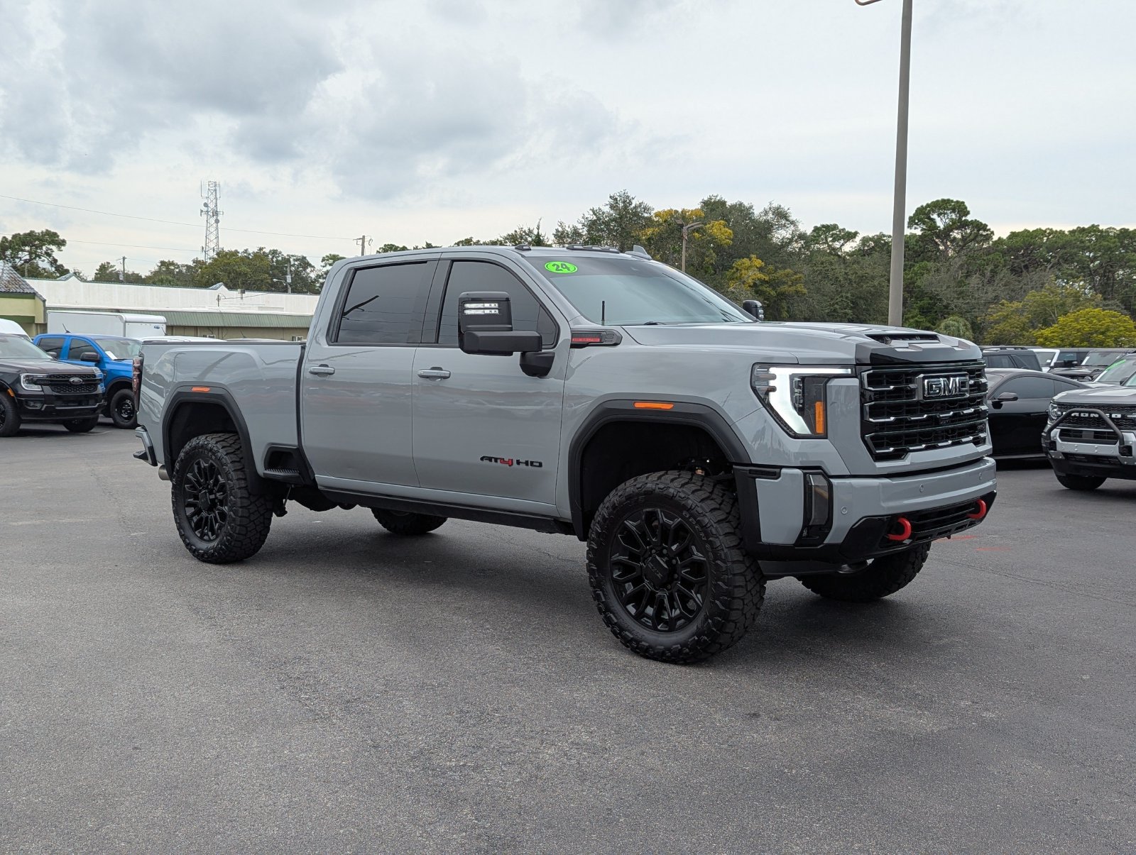 Used 2024 GMC Sierra 2500 AT4 w/ AT4 Premium Plus Package AWD/4WD image 2