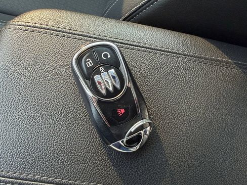 Used 2025 Buick Encore GX Preferred AWD/4WD image 15