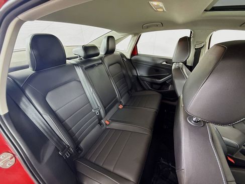 Certified 2022 Volkswagen Jetta SE FWD image 24