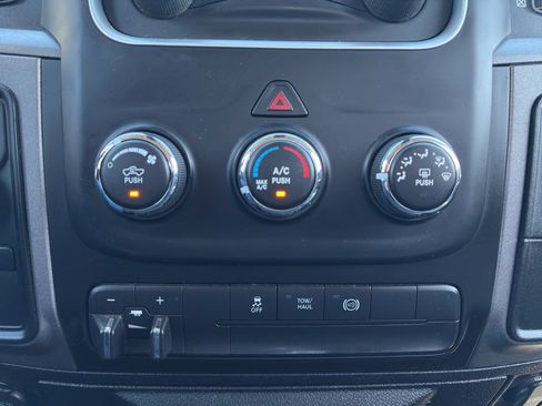 Used 2014 RAM 2500 Tradesman w/ Chrome Appearance Group AWD/4WD image 37