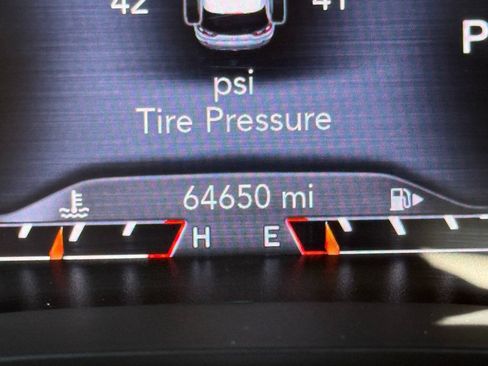Used 2021 Jeep Cherokee Trailhawk w/ Technology Group AWD/4WD image 14