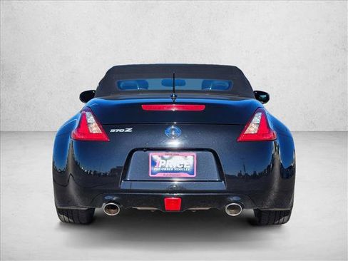 Used 2019 Nissan 370Z Roadster image 6