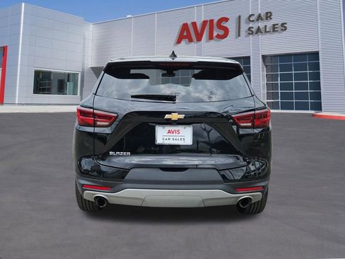 Used 2025 Chevrolet Blazer LT FWD image 5