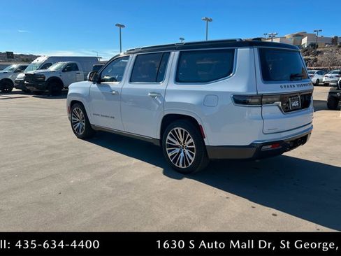 Used 2022 Jeep Grand Wagoneer Series III w/ Rear Seat Video Group 1 image 3