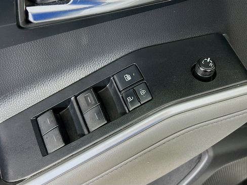 Used 2020 Toyota Highlander XLE image 15