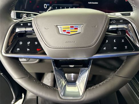 Used 2025 Cadillac Escalade ESV V w/ LPO, ONYX Package image 23