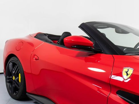 Certified 2019 Ferrari Portofino RWD image 14
