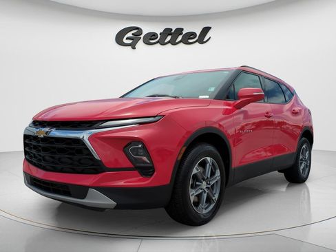 Used 2023 Chevrolet Blazer LT FWD image 1