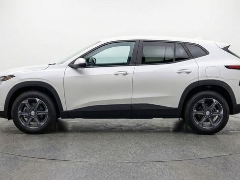 Used 2025 Chevrolet Blazer LT image 5