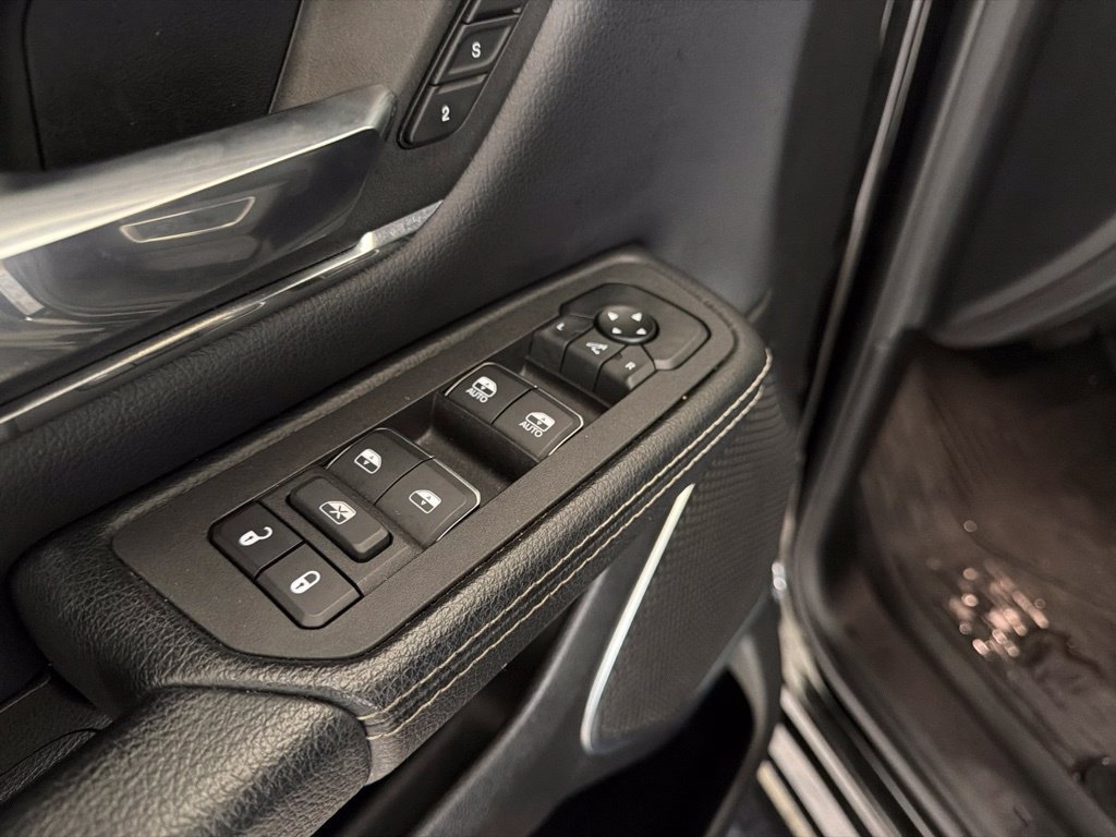 Used 2025 RAM 1500 Laramie w/ Sport Appearance Package AWD/4WD image 43
