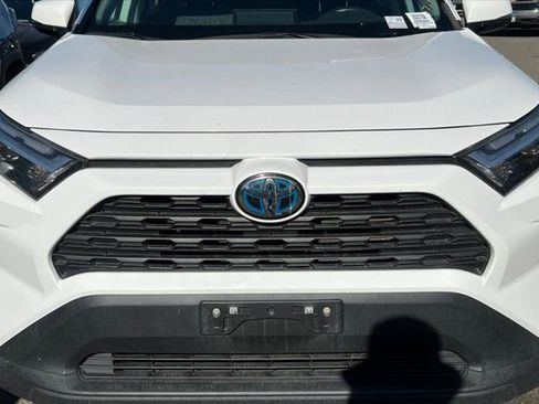 Certified 2022 Toyota RAV4 XLE w/ Convenience Package AWD/4WD image 12