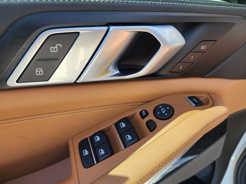 Used 2025 BMW X5 sDrive40i w/ M Sport Package image 26