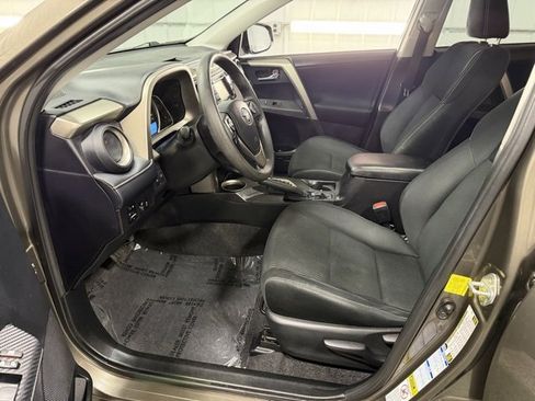 Used 2015 Toyota RAV4 XLE image 12