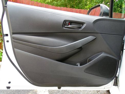 Used 2023 Toyota Corolla LE FWD image 25