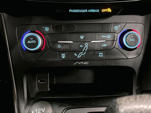 Used 2018 Ford Focus SE image 34