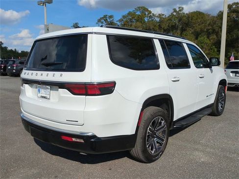 Used 2024 Jeep Wagoneer Series II image 4