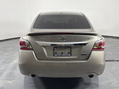 Used 2015 Nissan Altima 2.5 S w/ Special Edition Package FWD image 4