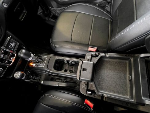 Used 2022 Jeep Wrangler Unlimited Sport AWD/4WD image 34