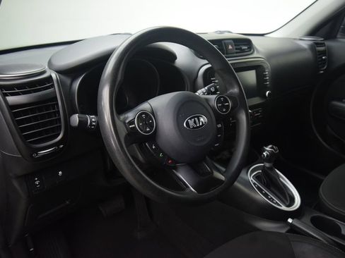 Used 2019 Kia Soul w/ Option Group 020 FWD image 11