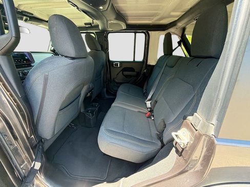Used 2024 Jeep Wrangler Unlimited Sport AWD/4WD image 19
