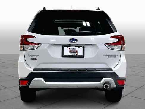 Used 2019 Subaru Forester Touring image 4