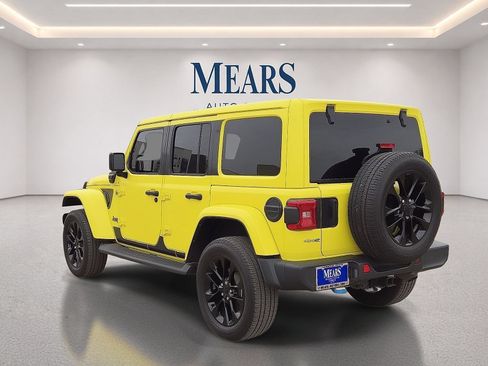 Used 2023 Jeep Wrangler Unlimited Sahara w/ Cold Weather Group AWD/4WD image 3