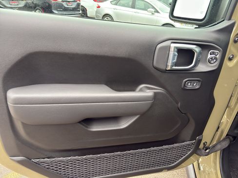 New 2026 Jeep Gladiator Willys image 14