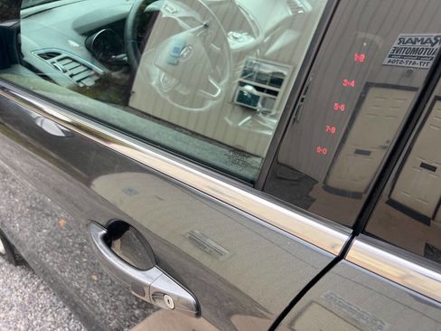 Used 2019 Ford Escape Titanium image 22