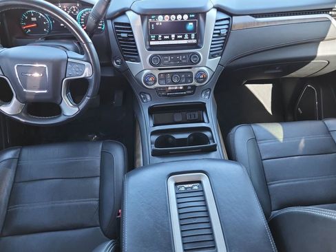 Used 2020 GMC Yukon Denali w/ Denali Premium Package AWD/4WD image 13