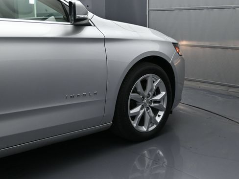 Used 2018 Chevrolet Impala LT FWD image 43