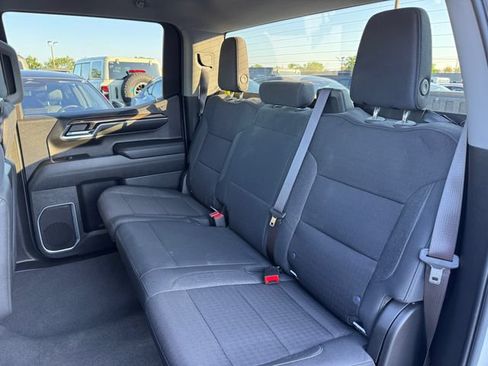 Used 2024 Chevrolet Silverado 1500 RST w/ Z71 Off-Road Package AWD/4WD image 18