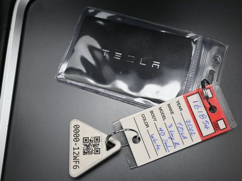 Used 2022 Tesla Model 3 Long Range AWD/4WD image 31